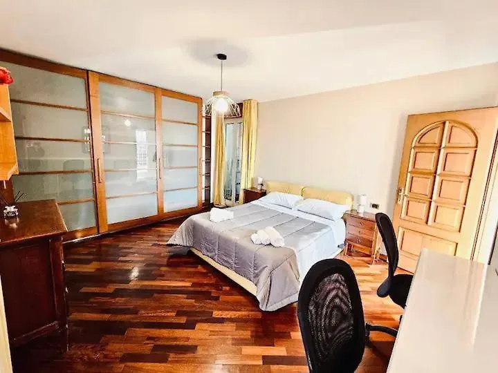 Rooftop Marconi روما 0*,  إيطاليا